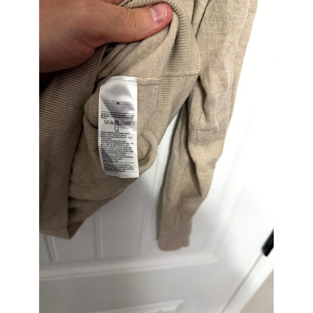 Banana Republic Sweater Mens Medium Tan Extra Fine Merino Wool Crew Neck 6416